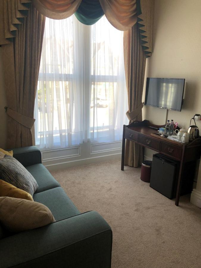 Отель Adcote House (Adults Only) Лландидно Экстерьер фото