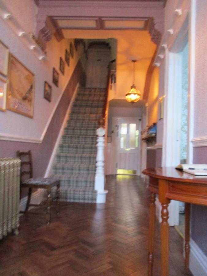 Отель Adcote House (Adults Only) Лландидно Экстерьер фото