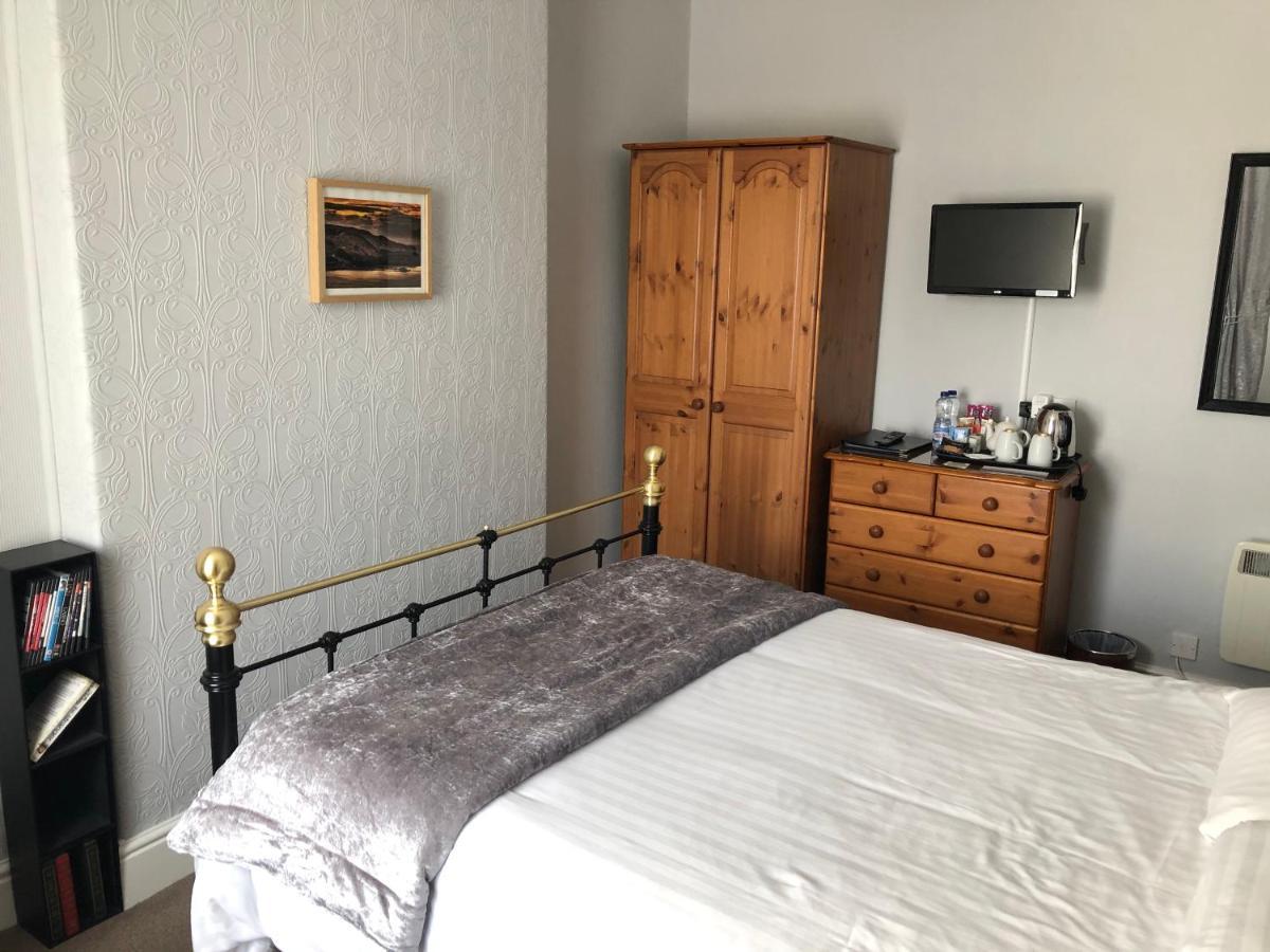 Отель Adcote House (Adults Only) Лландидно Экстерьер фото